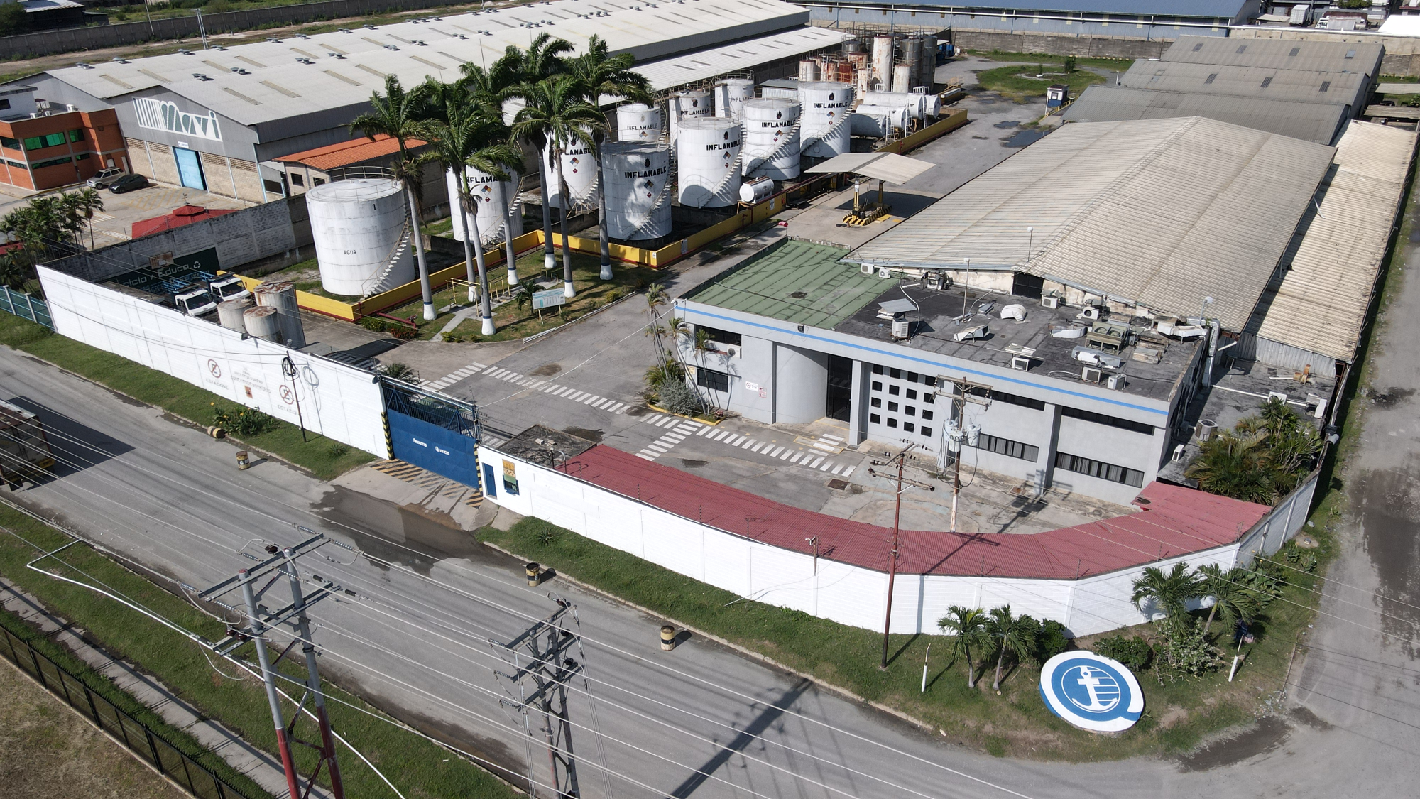 Vista aérea de las instalaciones industriales de QUIBARCA C.A. en Cagua, Estado Aragua